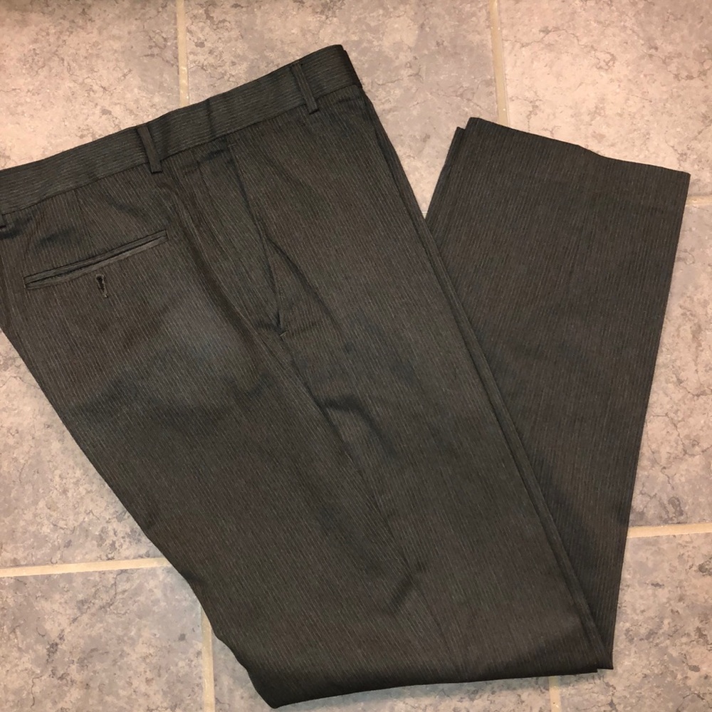 Men’s 36x32 dress slacks.